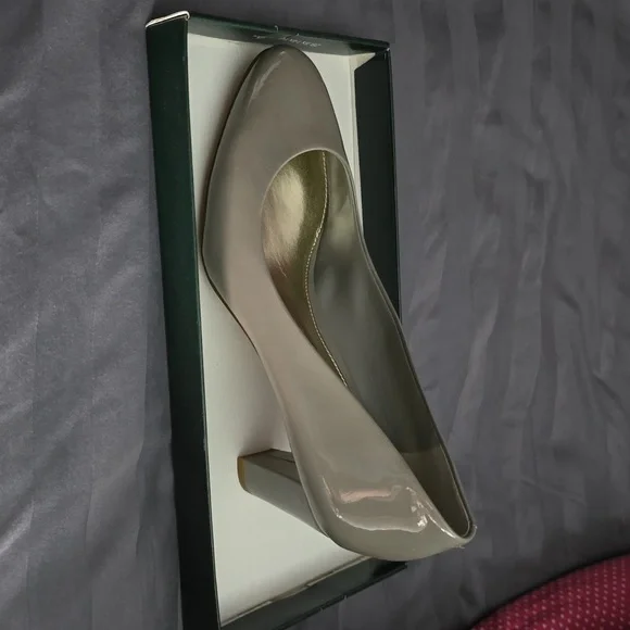 Grey Ralph Lauren heel - Picture 1 of 3